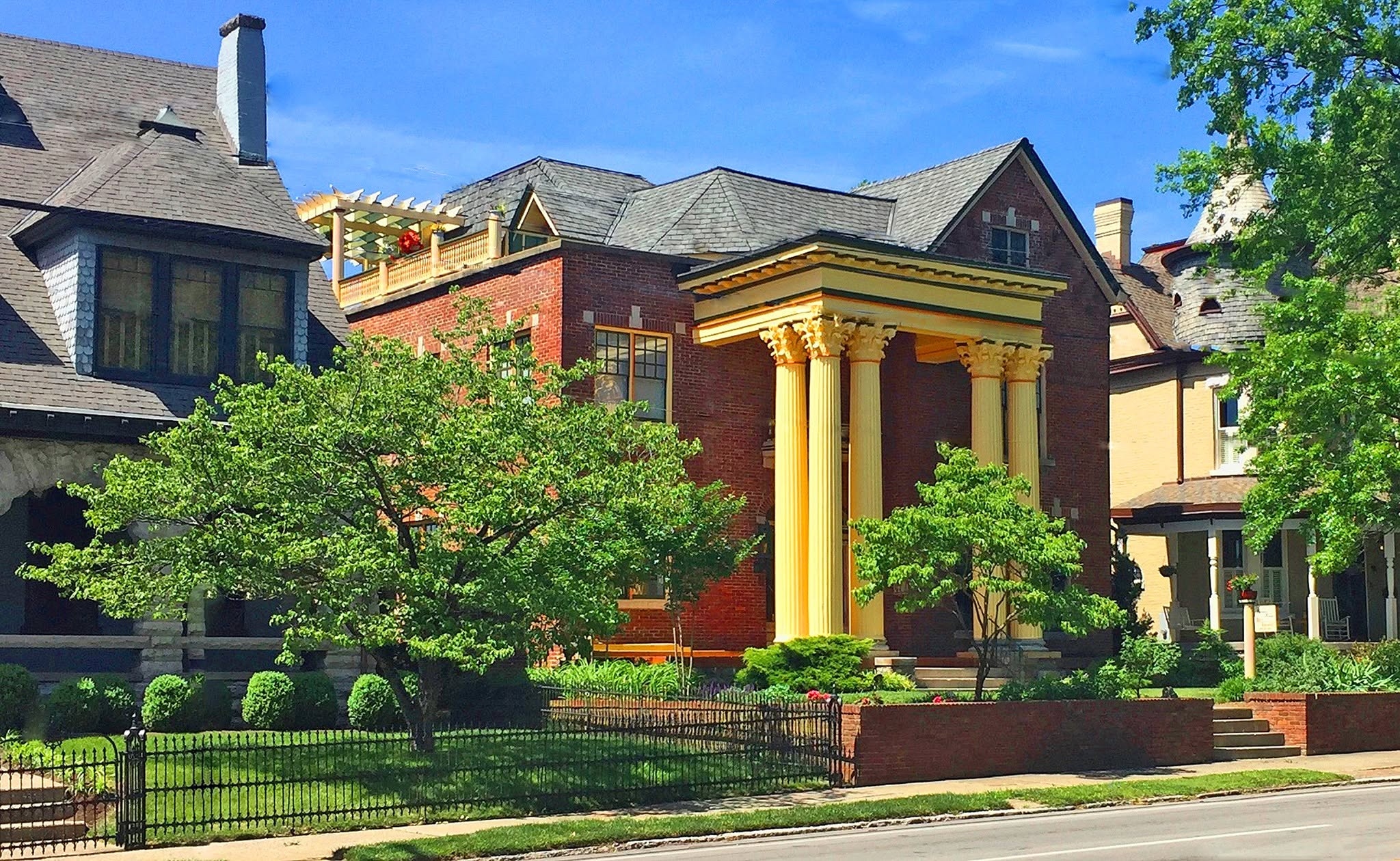 Lyndon House Bed & Breakfast