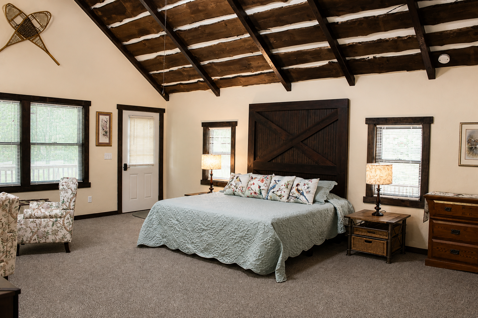 Guest room at Inn at Lake Joseph near Resorts World Catskills