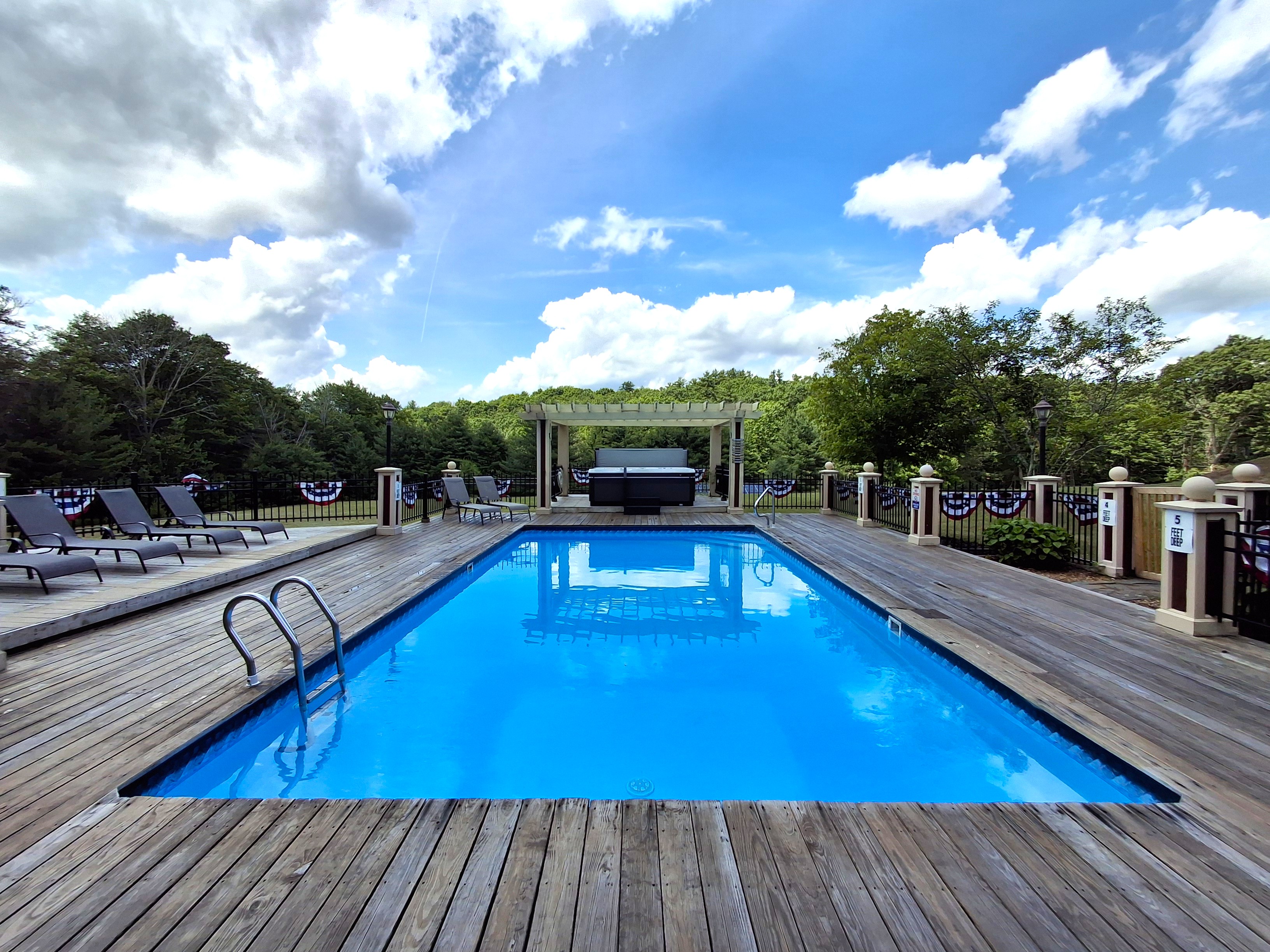 Outdoor pool at Inn at Lake Joseph