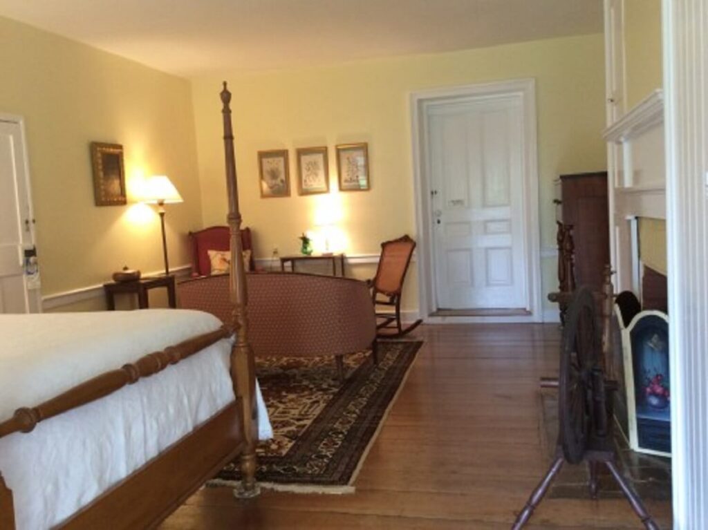 Peach Room - Interior