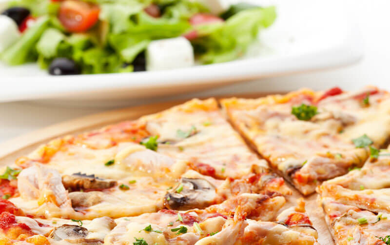 Pizza Dinner At Wolf Cove Inn